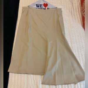 Vintage BCBG Maxazria Skirt. Great used condition. Dry cleaned. Circa 2004.